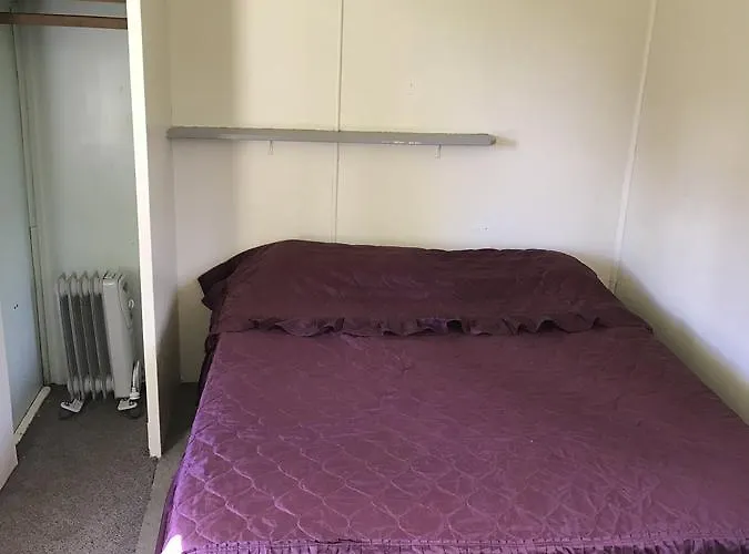 Golden Springs Motel, Holiday Park