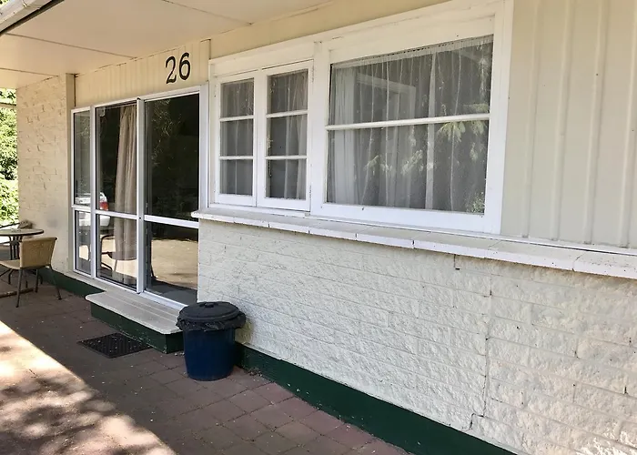 Golden Springs Motel, Holiday Park Motel 3*