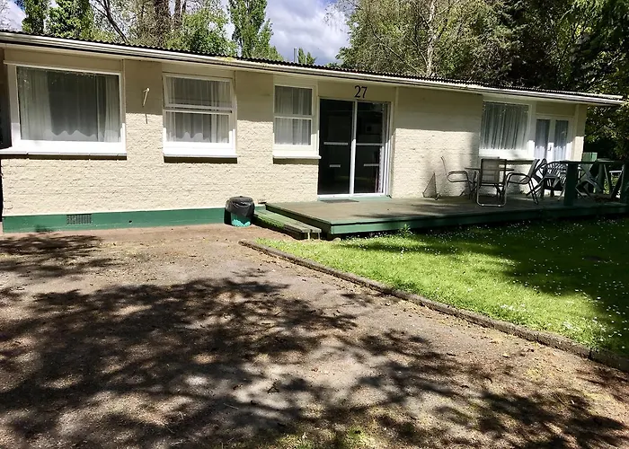 Golden Springs Motel, Holiday Park